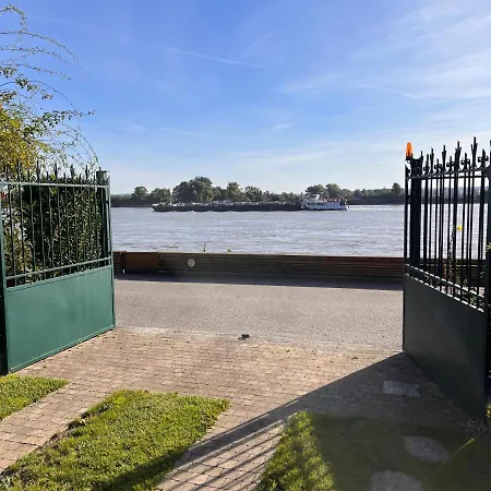 La Fleur De Seine