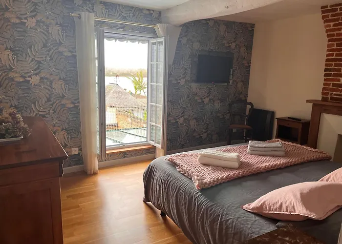 La Fleur De Seine * Villequier